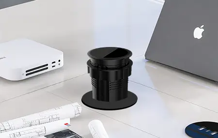 Die Höhe der Tischsteckdose ist angemessen