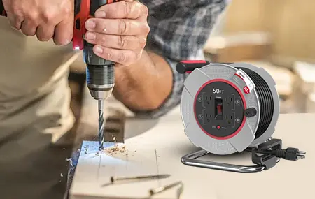 Aus welchem Material besteht die Kunststoffspule?